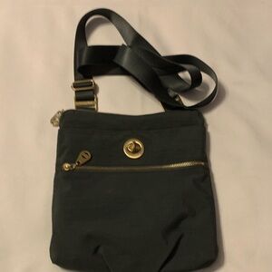 Baggallina Crossbody with detachable Pouch. Dark Gray.